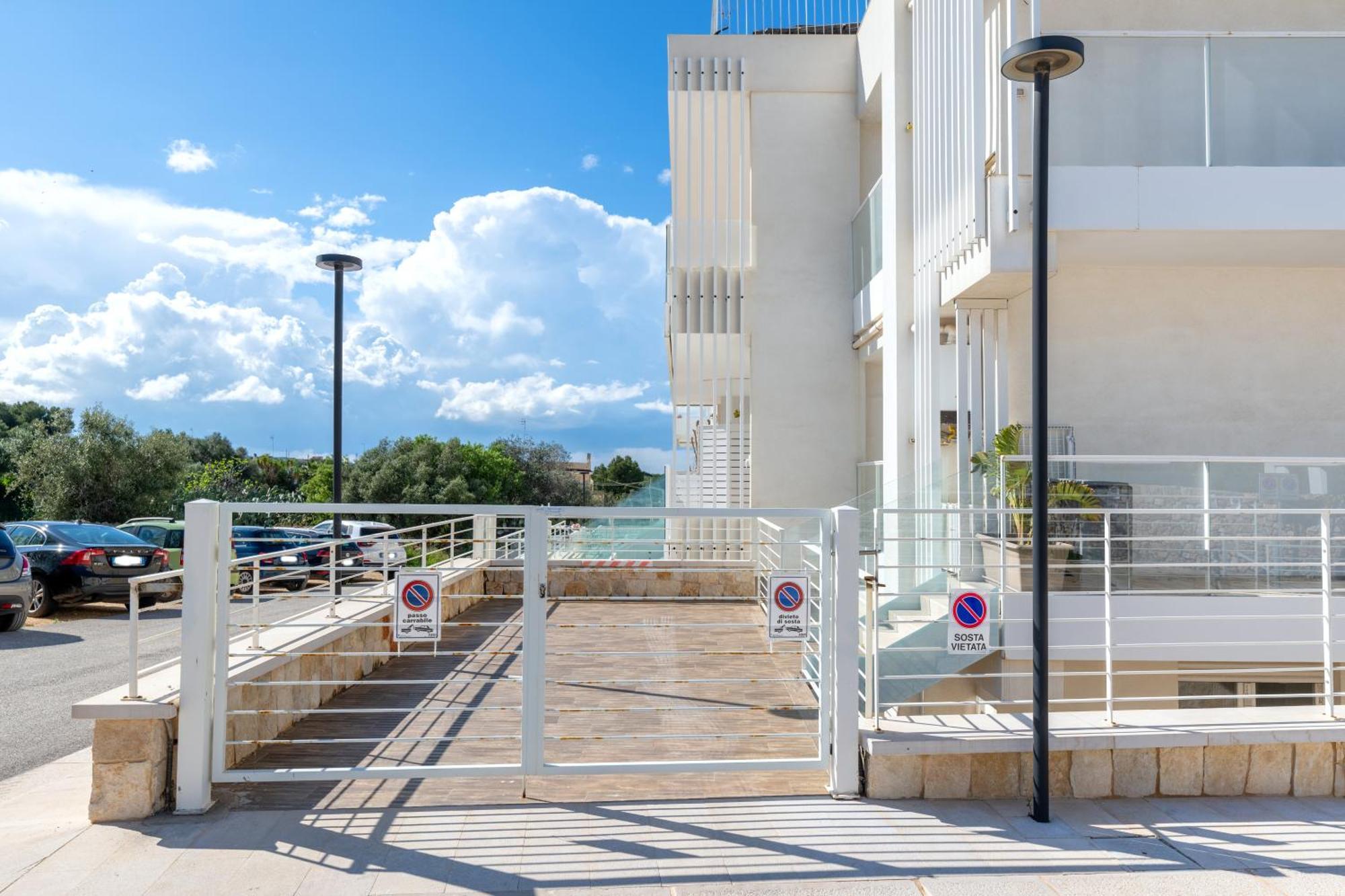 Exclusive Deluxe Apt Up To 6 People & Heated Tub Polignano a Mare Ngoại thất bức ảnh