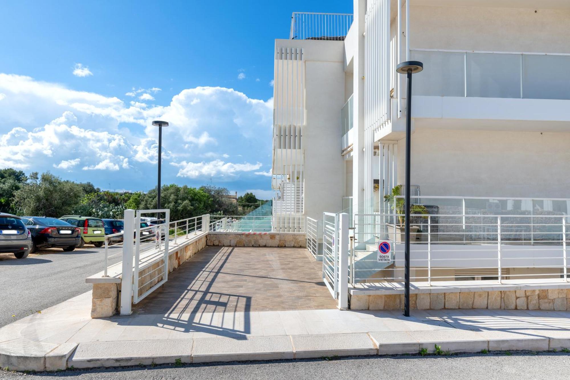 Exclusive Deluxe Apt Up To 6 People & Heated Tub Polignano a Mare Ngoại thất bức ảnh