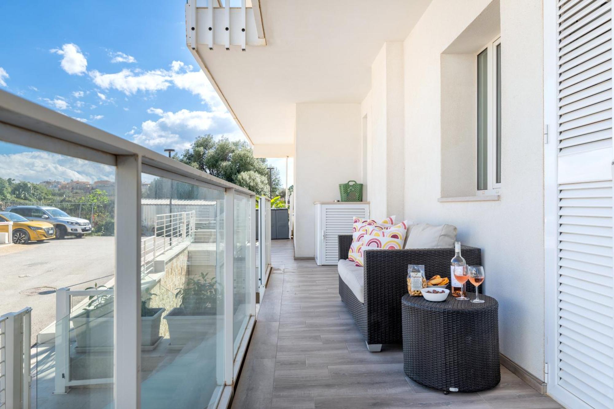 Exclusive Deluxe Apt Up To 6 People & Heated Tub Polignano a Mare Ngoại thất bức ảnh